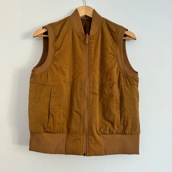 Lululemon Non-Stop Bomber Vest Bold Beige Size: 8 - Picture 2 of 7